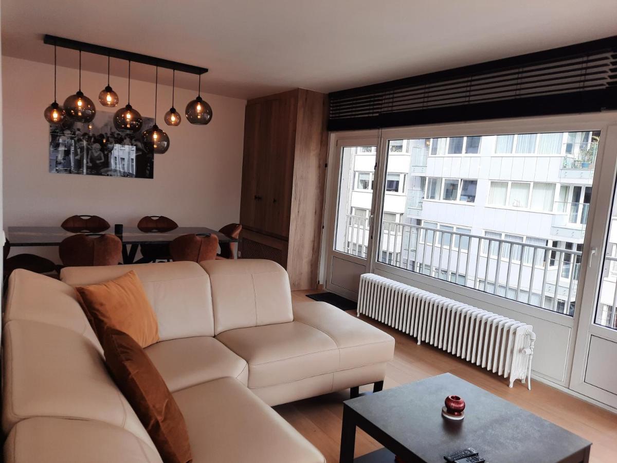 Lichtrijk En Comfortabel Hoekappartement Met Gratis Parking En Zeer Centraal Gelegen - Comme Chez Soi Oostende Eksteriør bilde