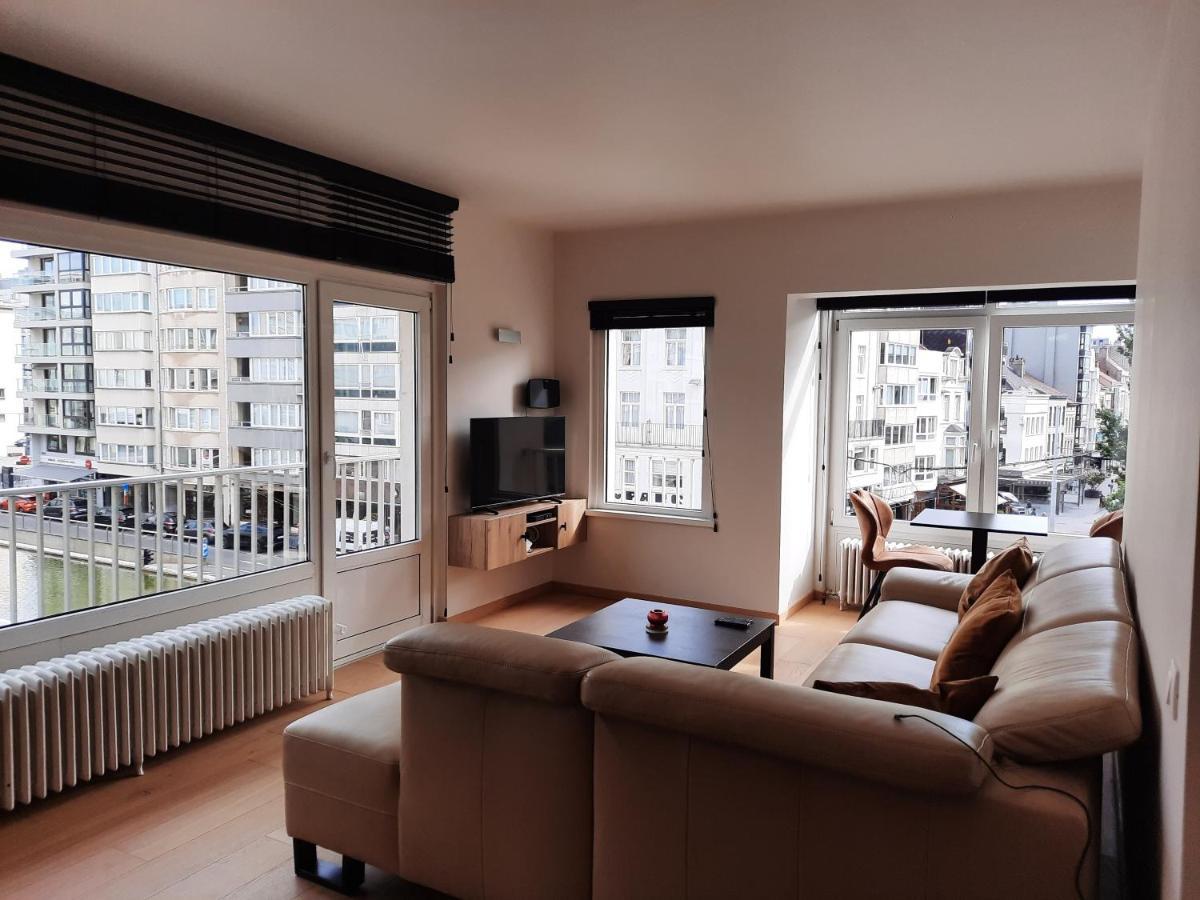 Lichtrijk En Comfortabel Hoekappartement Met Gratis Parking En Zeer Centraal Gelegen - Comme Chez Soi Oostende Eksteriør bilde