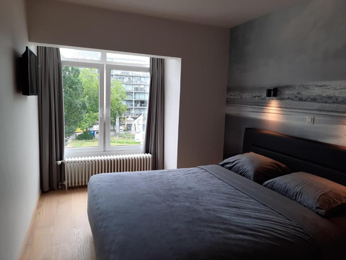 Lichtrijk En Comfortabel Hoekappartement Met Gratis Parking En Zeer Centraal Gelegen - Comme Chez Soi Oostende Eksteriør bilde