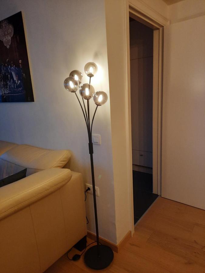 Lichtrijk En Comfortabel Hoekappartement Met Gratis Parking En Zeer Centraal Gelegen - Comme Chez Soi Oostende Eksteriør bilde