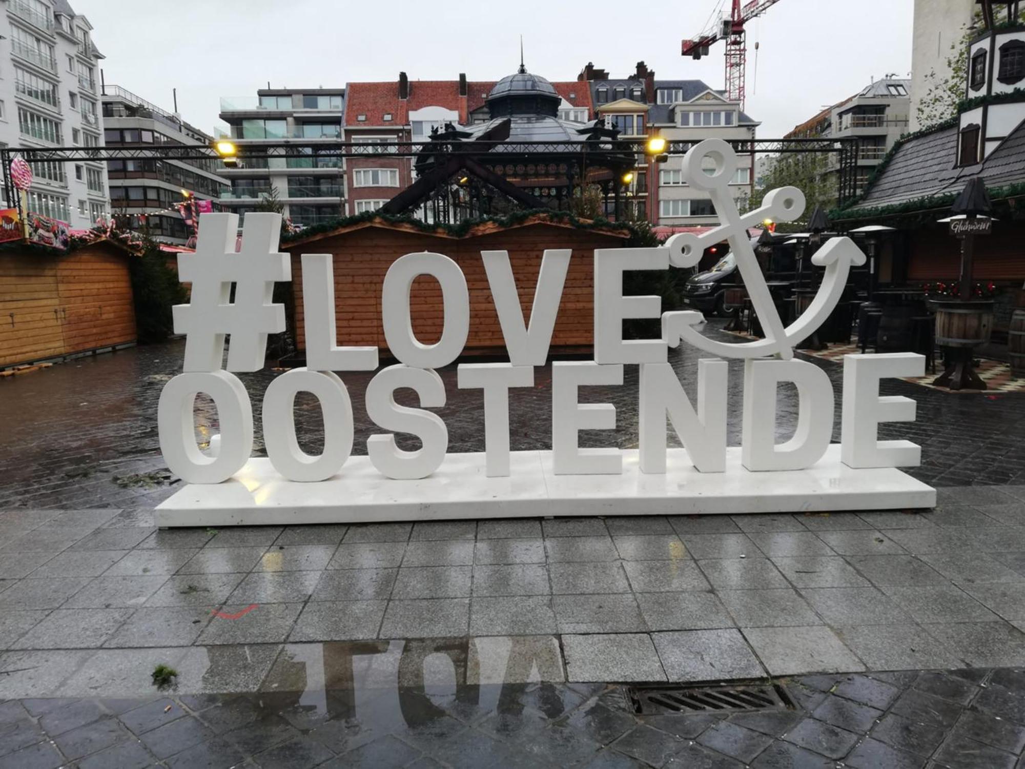 Lichtrijk En Comfortabel Hoekappartement Met Gratis Parking En Zeer Centraal Gelegen - Comme Chez Soi Oostende Eksteriør bilde